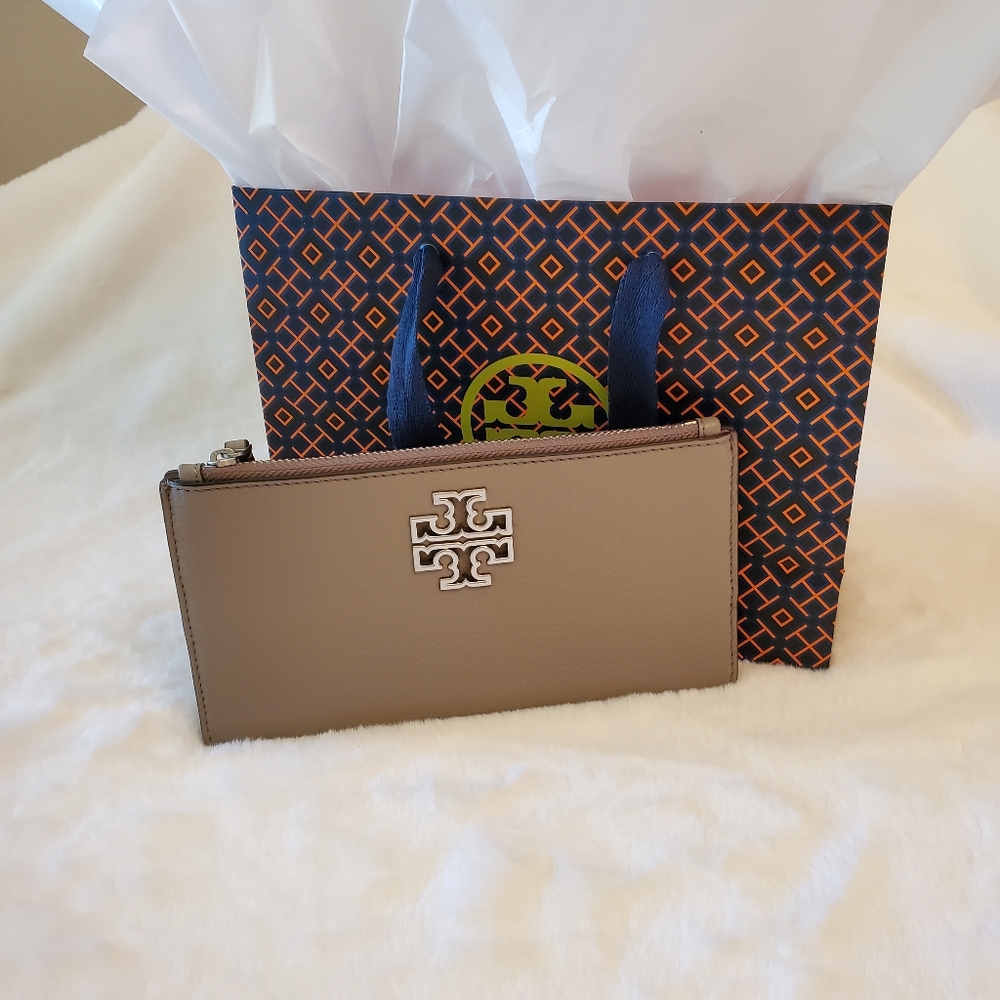 TORY BURCH ⭐️NEW!⭐️ Tory Burch Britten Slim Envelope Wallet